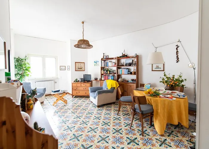 Virginia\'S Guest House